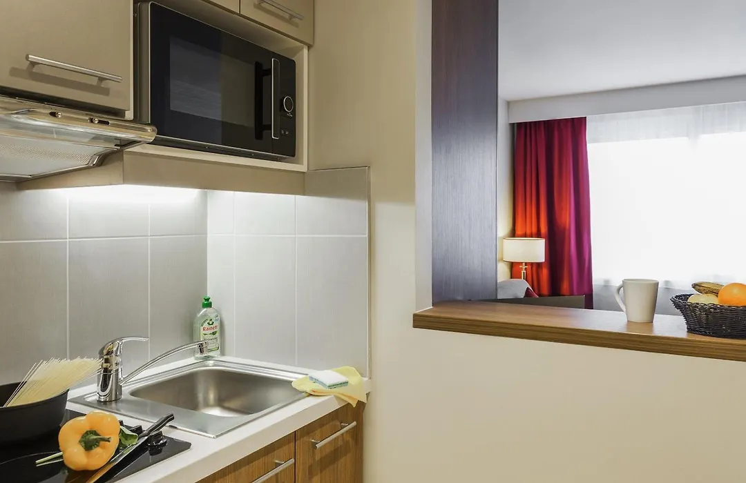 Aparthotel Adagio Genève Saint Genis Pouilly-1
