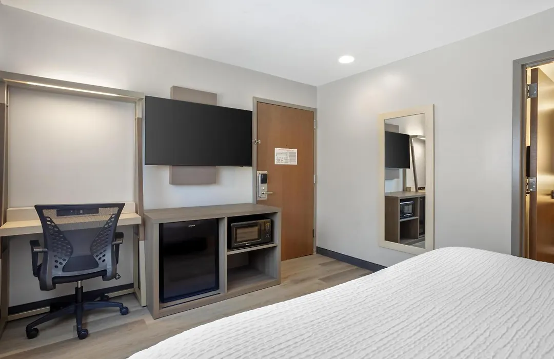 Best Western Roslyn-Long Island Hotel-1