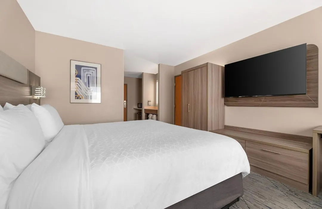 Holiday Inn Express Deforest Madison Area By Ihg-1