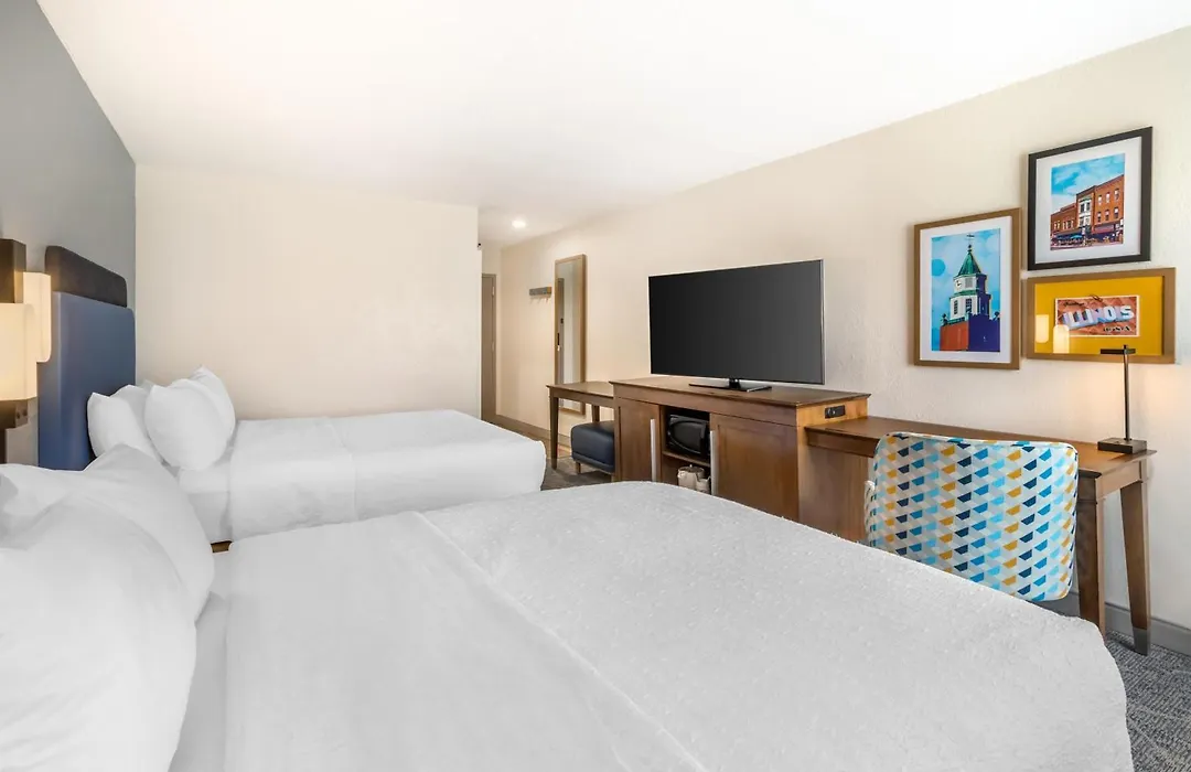 Hampton Inn Carbondale-1