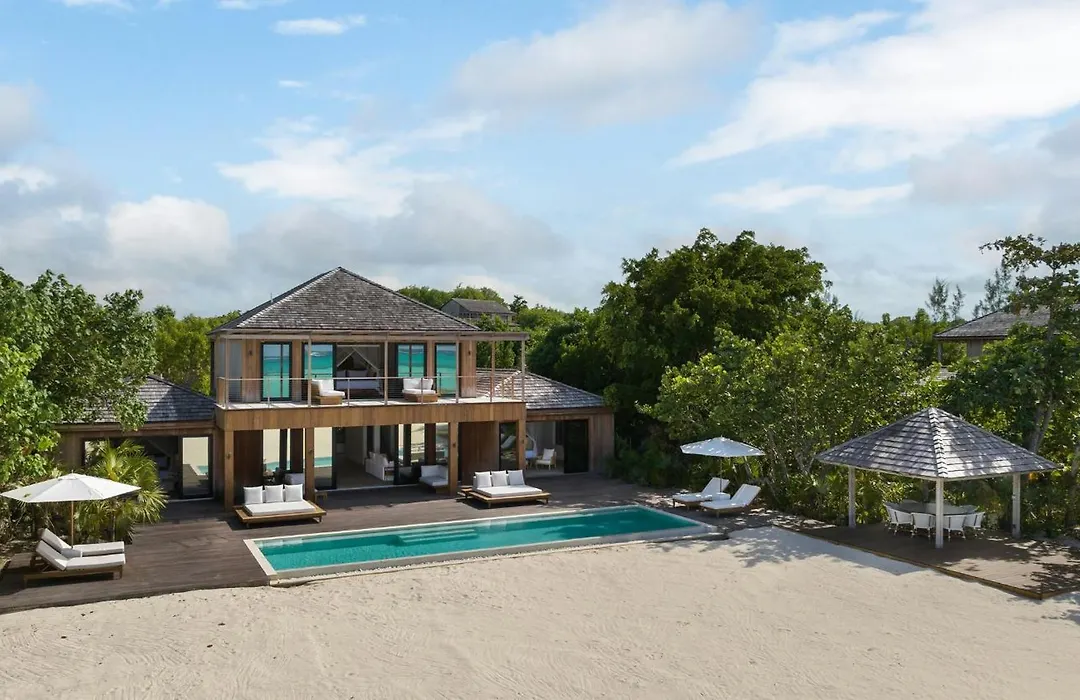 Como Parrot Cay-1