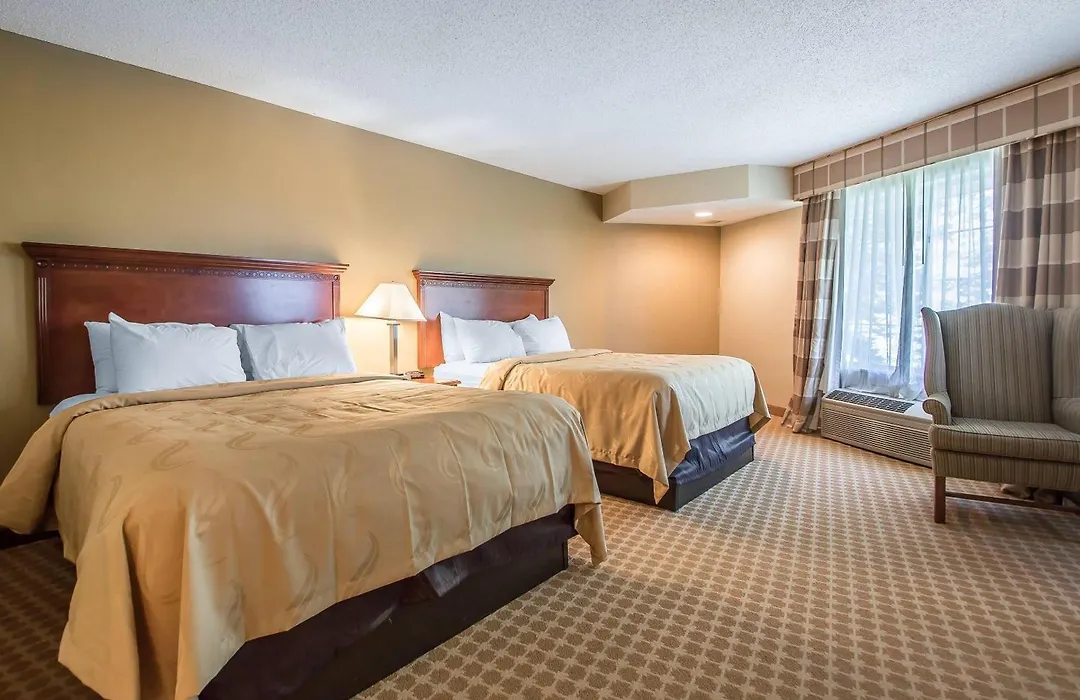 Quality Inn & Suites East Troy I-43-1