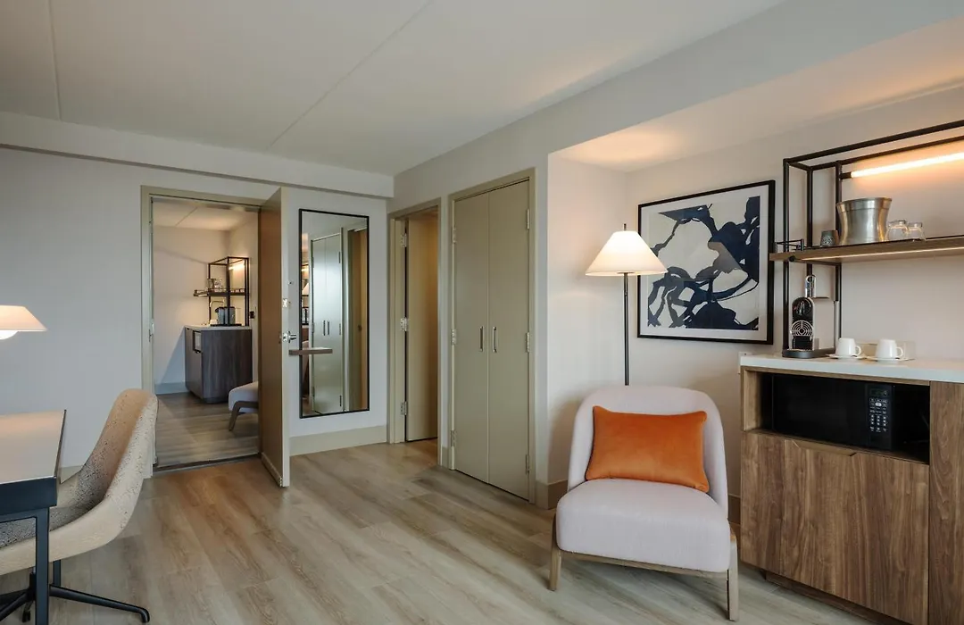 Hilton Winnipeg Airport Suites-1