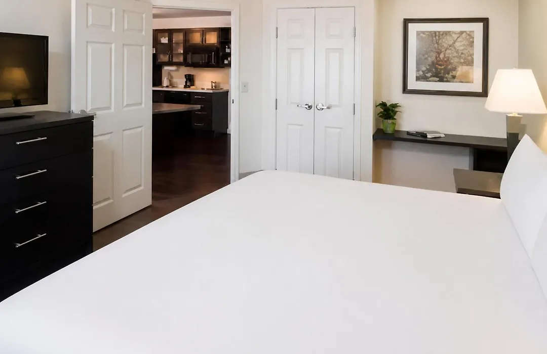 Candlewood Suites Pearl By Ihg-1