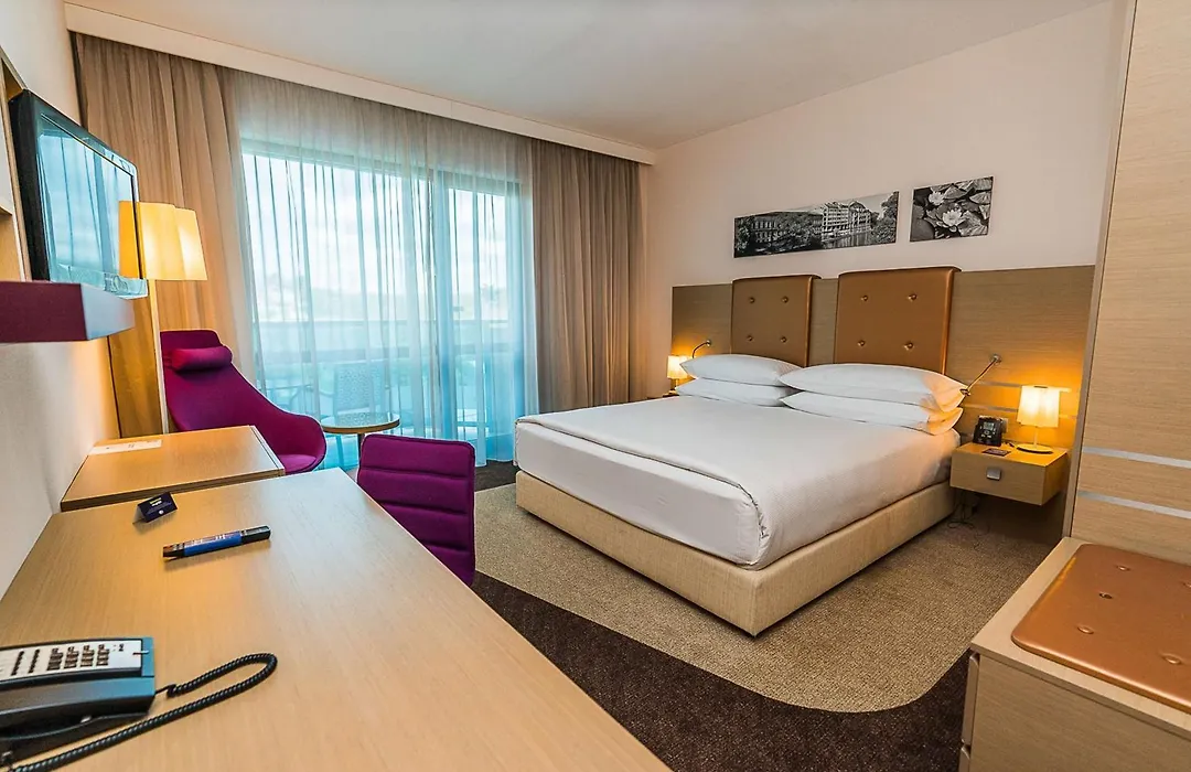 Doubletree By Hilton Oradea-1