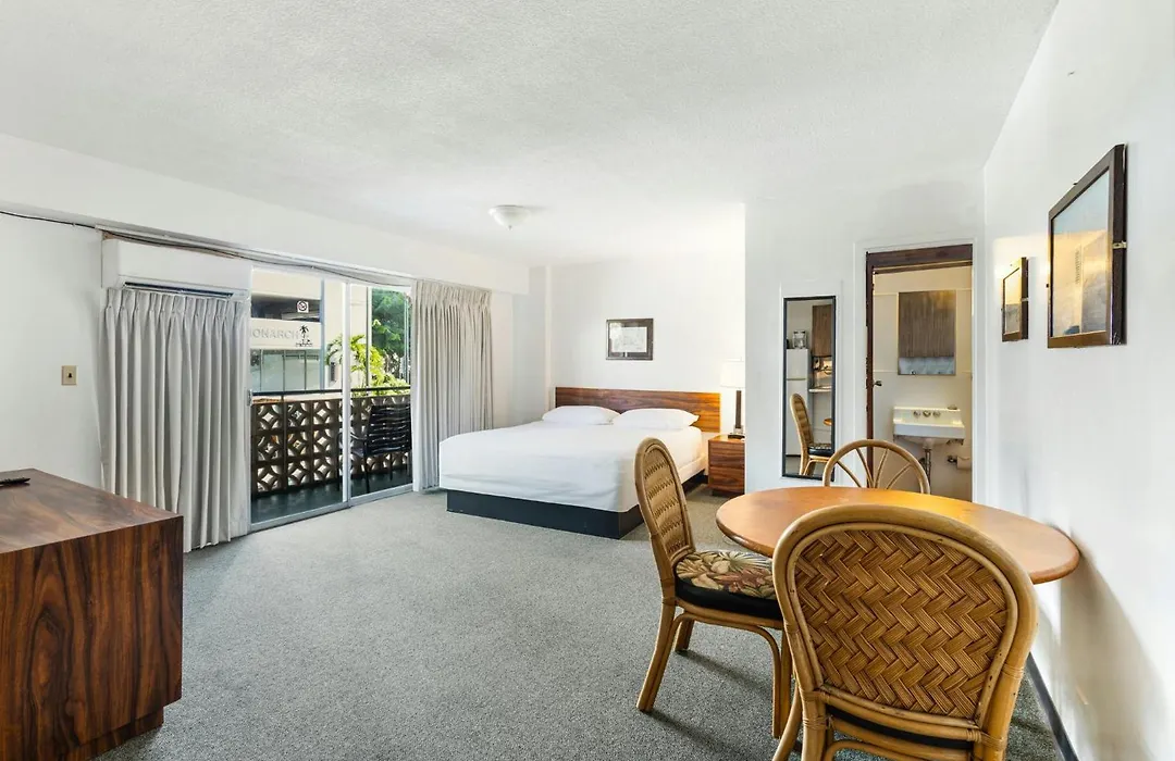 Royal Grove Waikiki-1