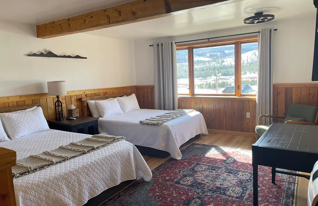 Lava Mountain Lodge-1
