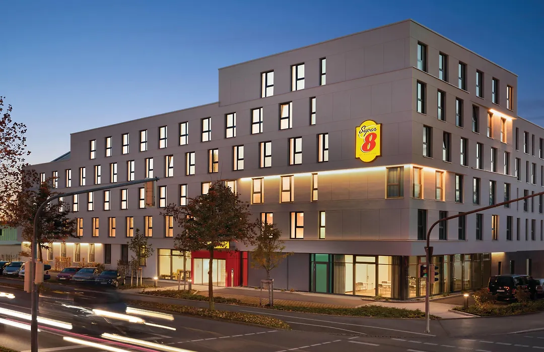 Super 8 By Wyndham Augsburg-1
