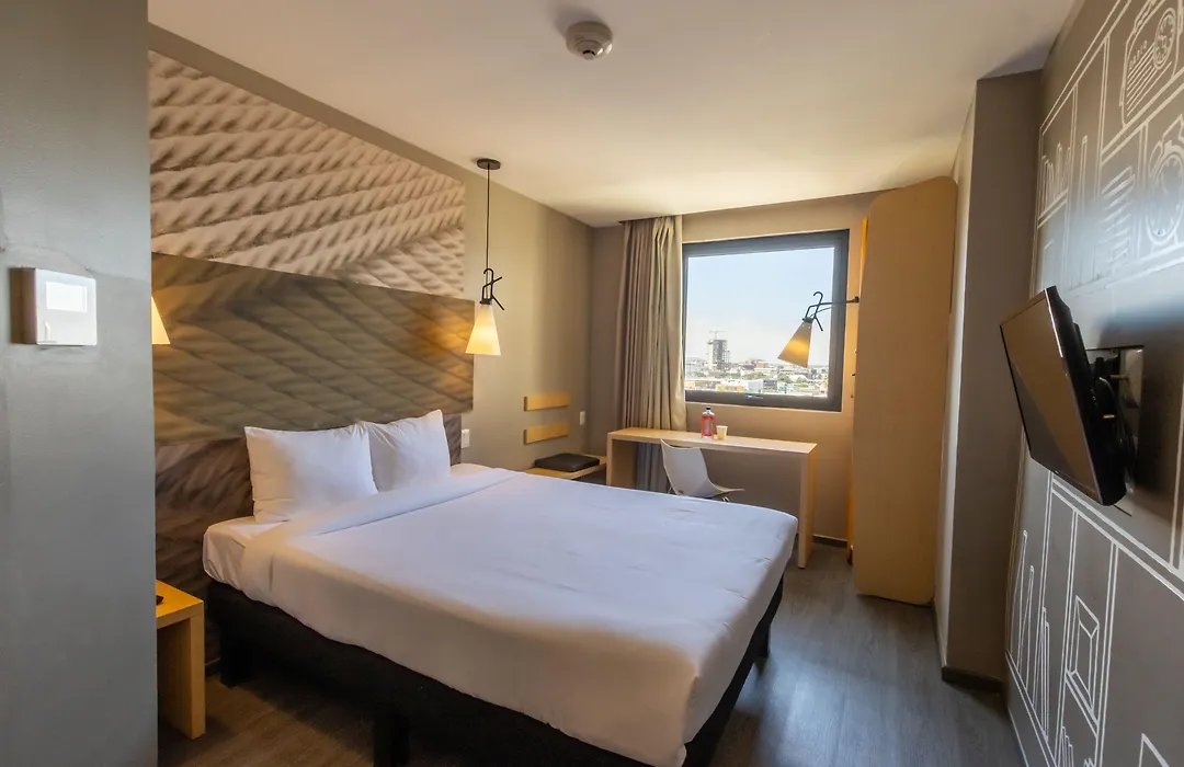 Ibis Tijuana-1