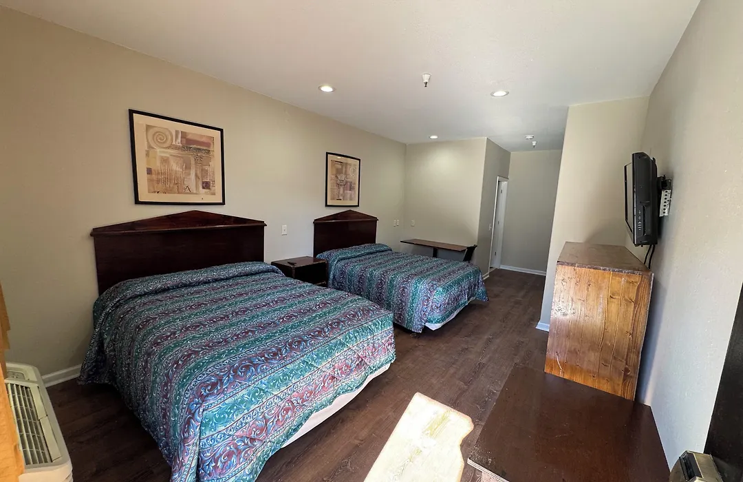 Garden Inn Hotel-1