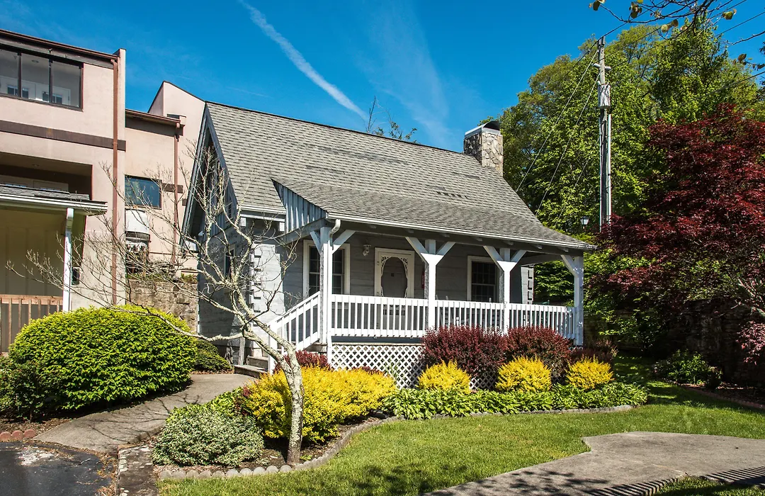 Boxwood Lodge Blowing Rock Near Boone-University-1