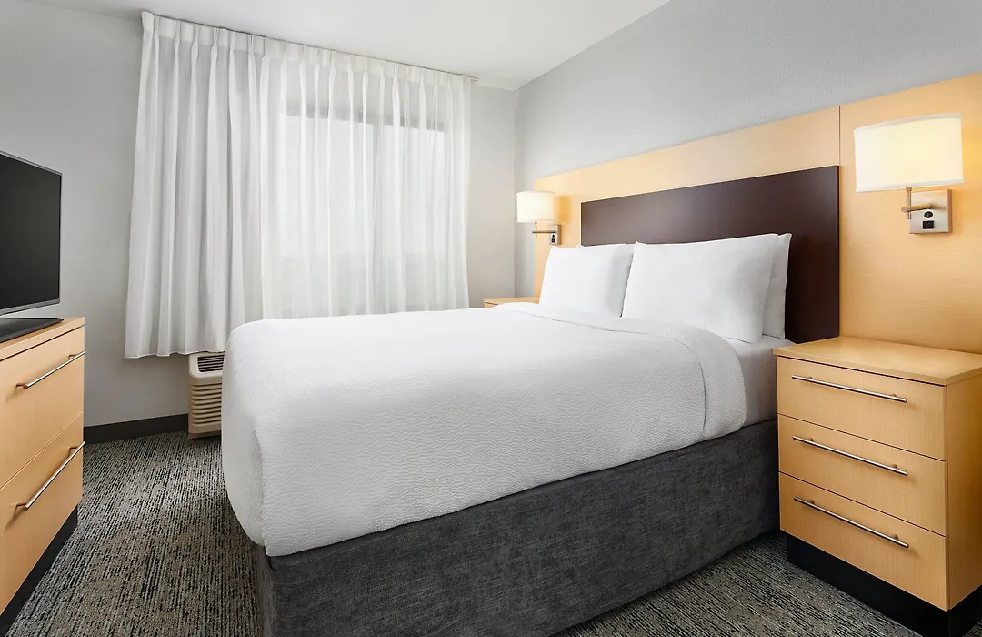Towneplace Suites By Marriott Garden City-1