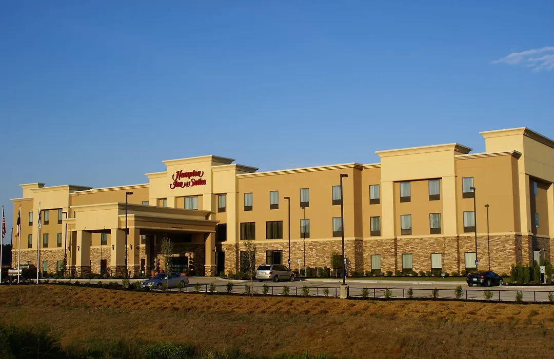 Hampton Inn & Suites Center-1