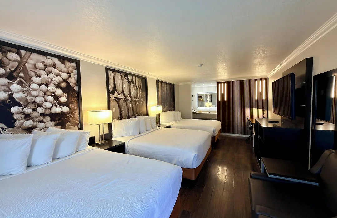 The Orchard Hotel Ukiah Wine Country Free Breakfast, Pool, & Hot Tub-1