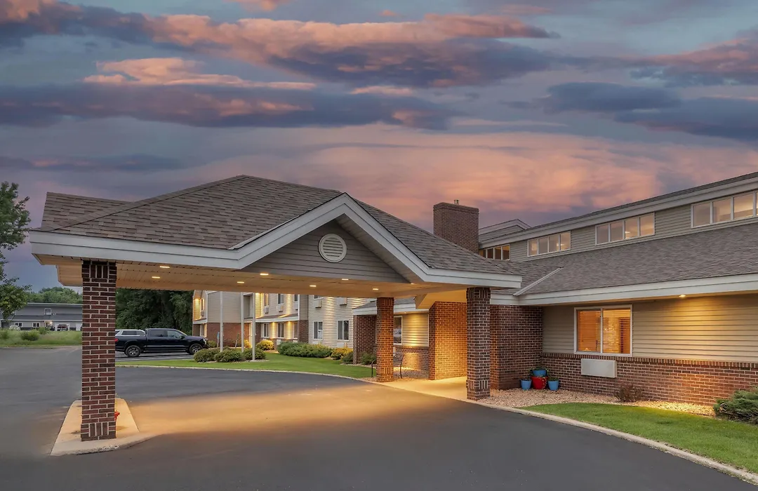 Surestay Plus Hotel By Best Western Litchfield-1