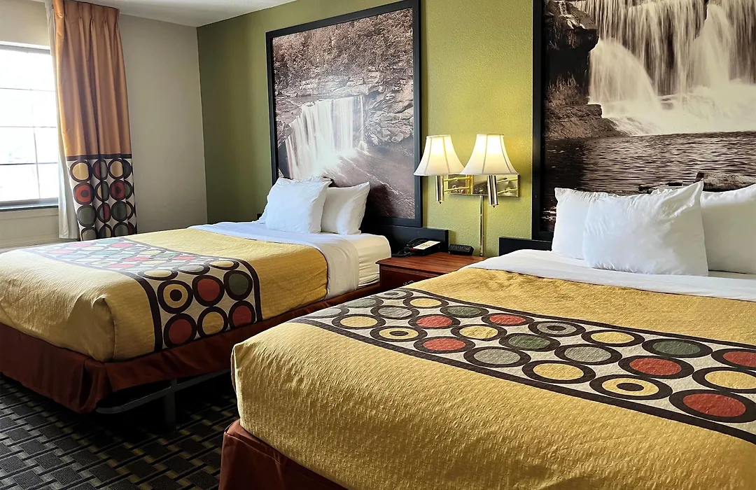 Super 8 By Wyndham Madison In-1