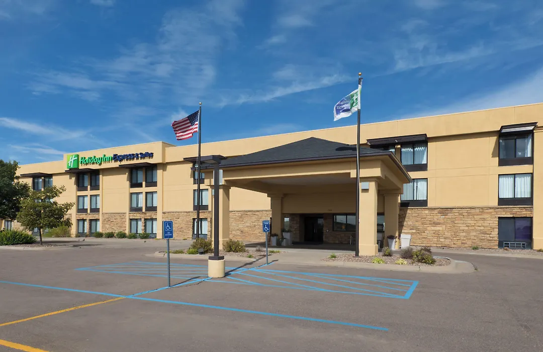 Holiday Inn Express Hotel & Suites Colby By Ihg-1
