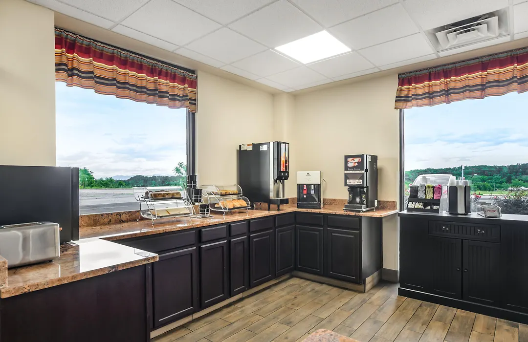 Red Roof Inn Staunton-1