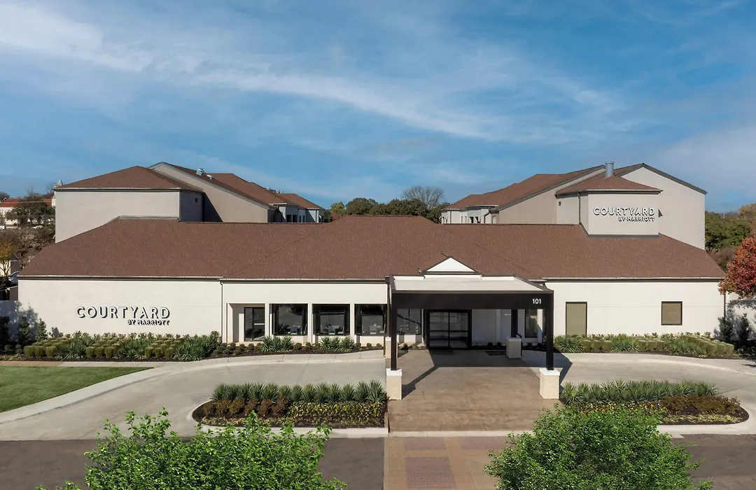 Courtyard By Marriott Waco-1