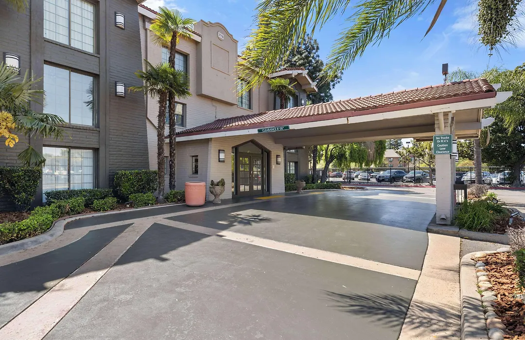 La Quinta Inn By Wyndham Stockton-1