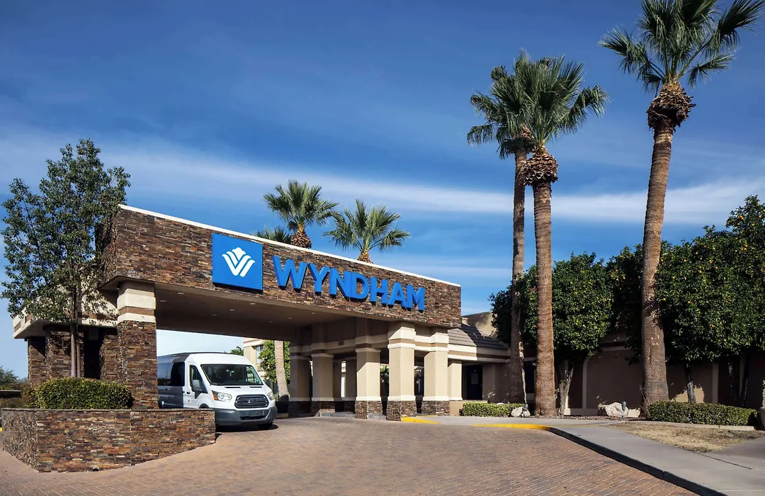 Wyndham Tucson Airport Hotel & Conference Center-1