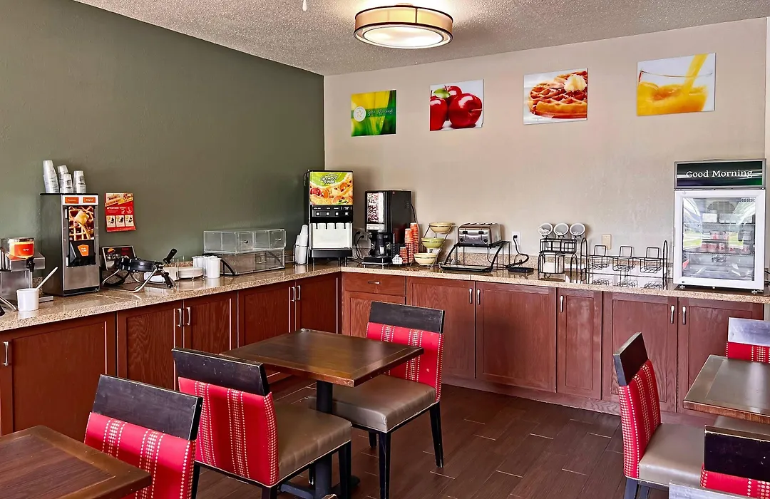 Quality Inn & Suites Green Bay - Ashwaubenon-1