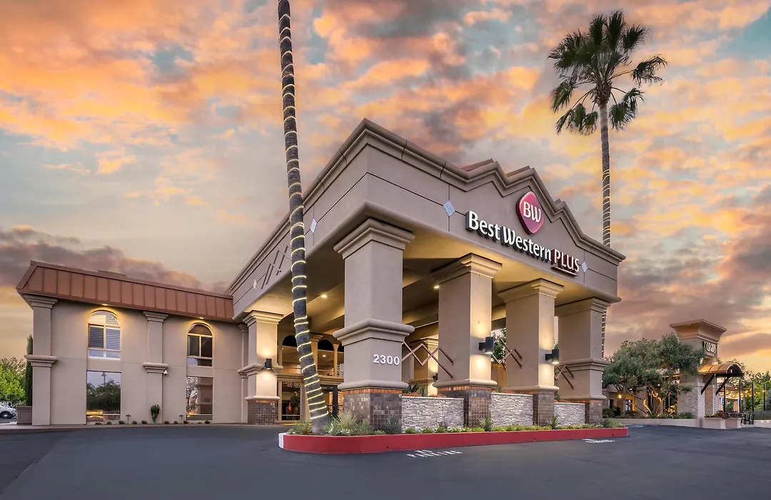 Best Western Plus Hilltop Inn-1