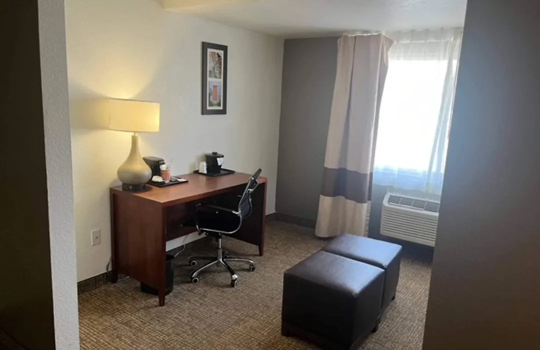 Comfort Inn & Suites Phoenix North - Deer Valley-1