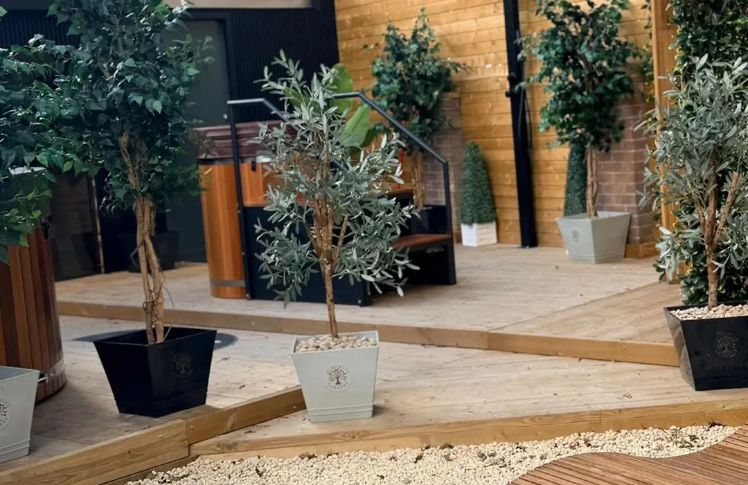 Consort Hotel, Urban Spa & Glamping Pods-1