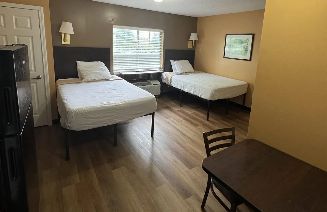 Suburban Studios Near University Of North Carolina-Charlotte-1