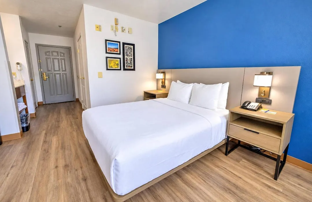Comfort Inn & Suites Lancaster Antelope Valley-1