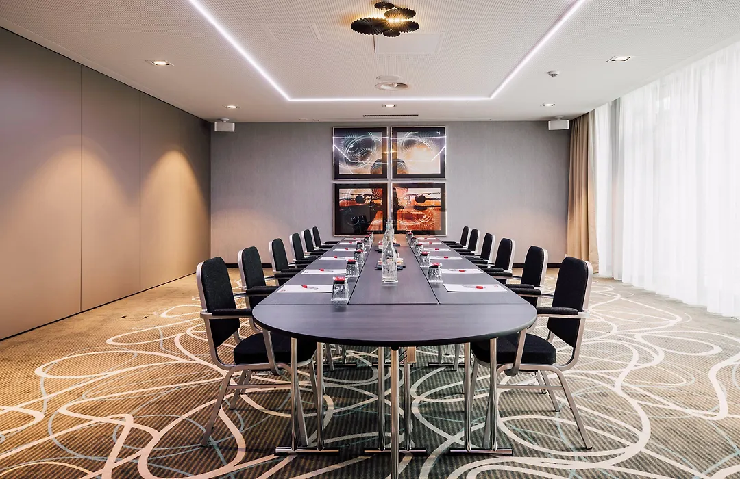 Leonardo Hotel Zurich Airport-1