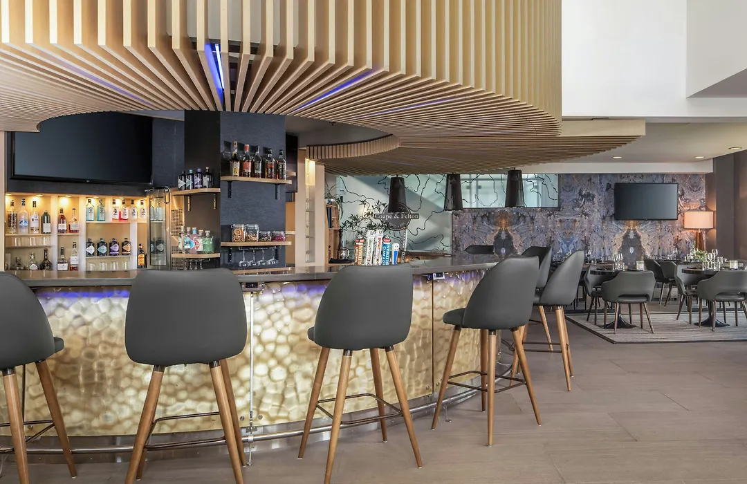 Delta Hotels By Marriott Sherbrooke Conference Centre-1