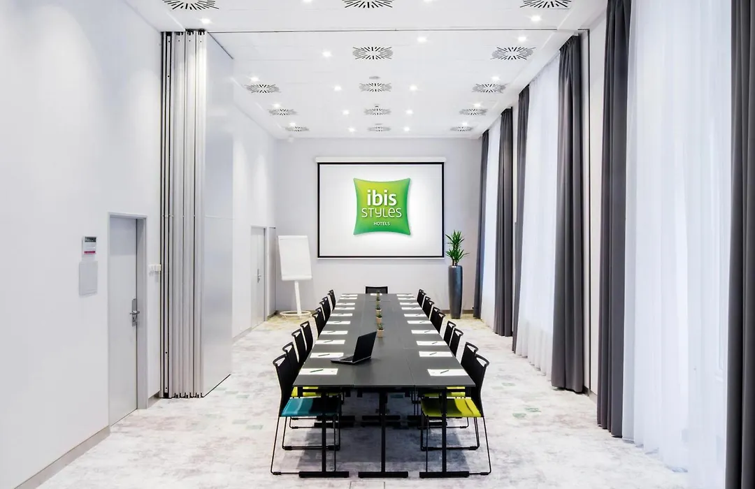 Ibis Styles Budapest Center-1