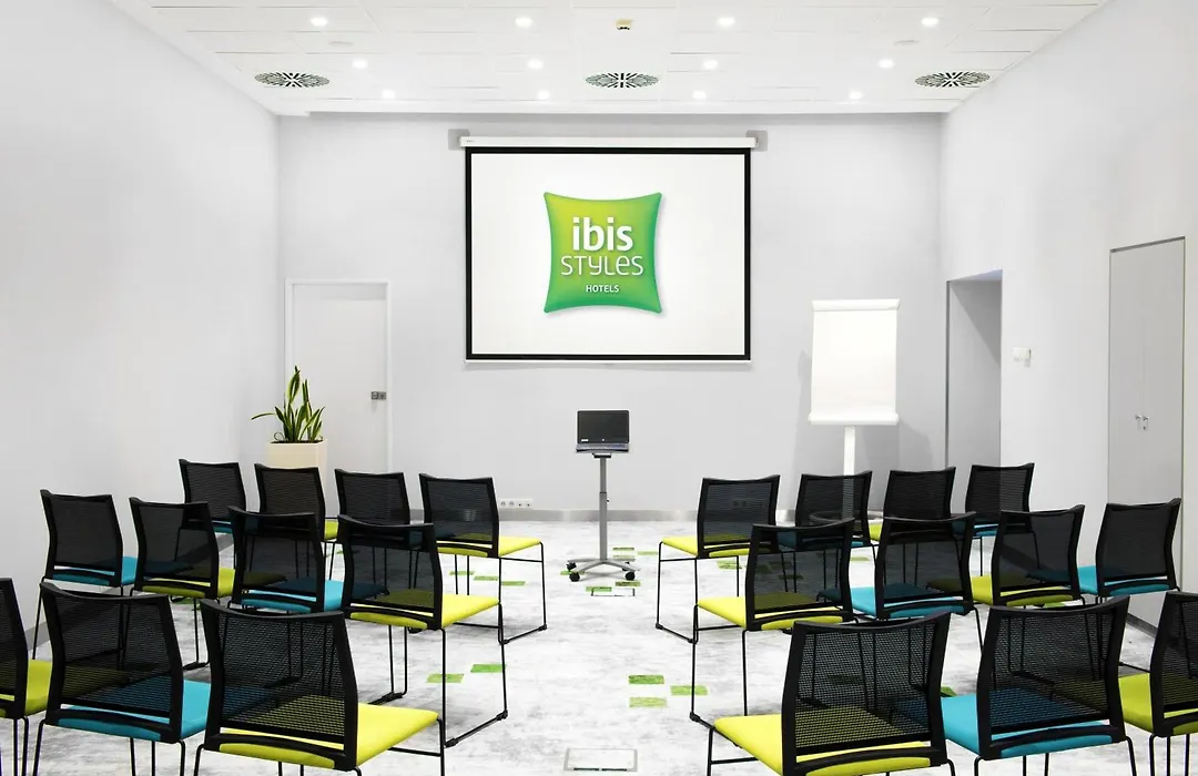 Ibis Styles Budapest Center-1