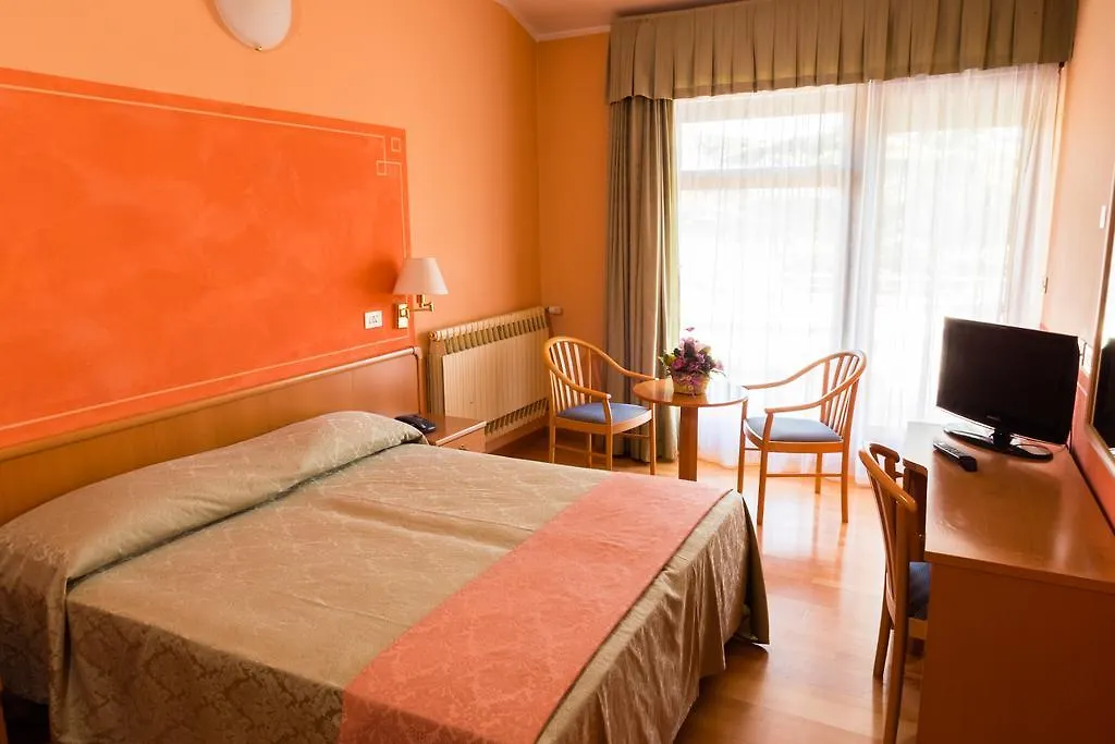 Hotel Chalet del Lago-1