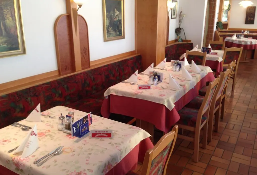 Hotel zum Kastell-1