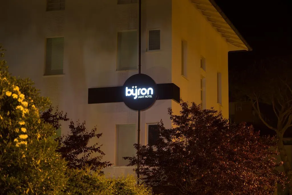 Hotel Byron solo per giovani-1