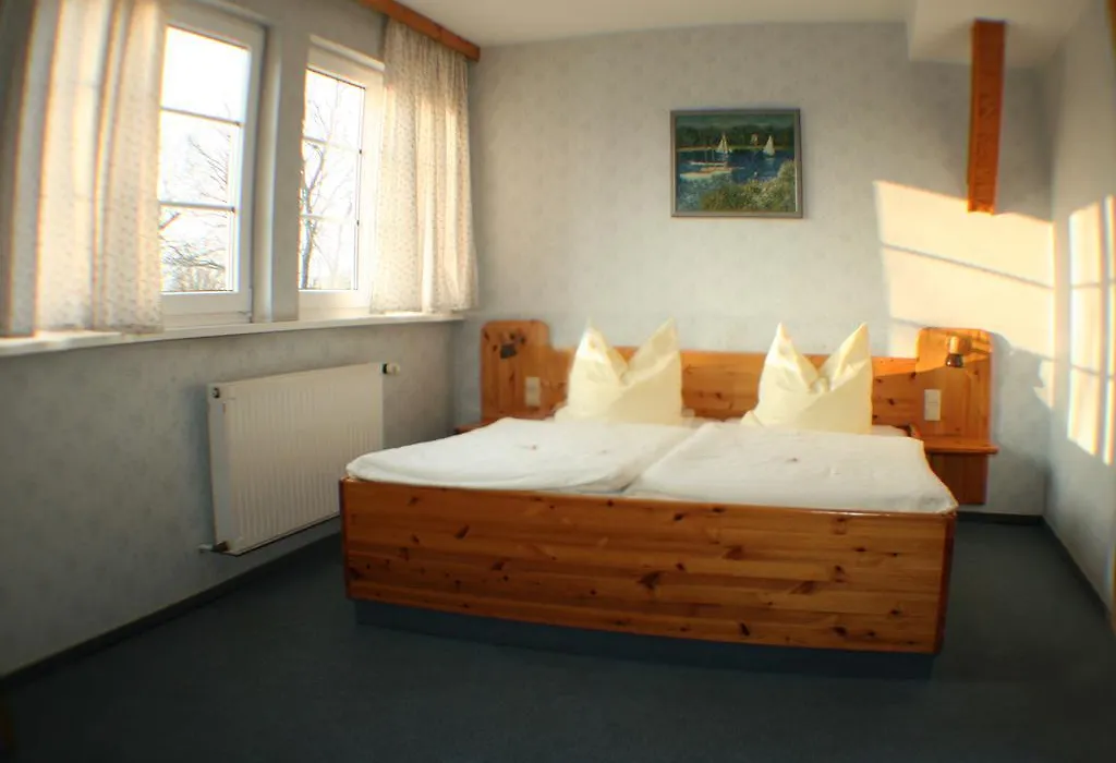 Landgasthof zur krummen Linde-1