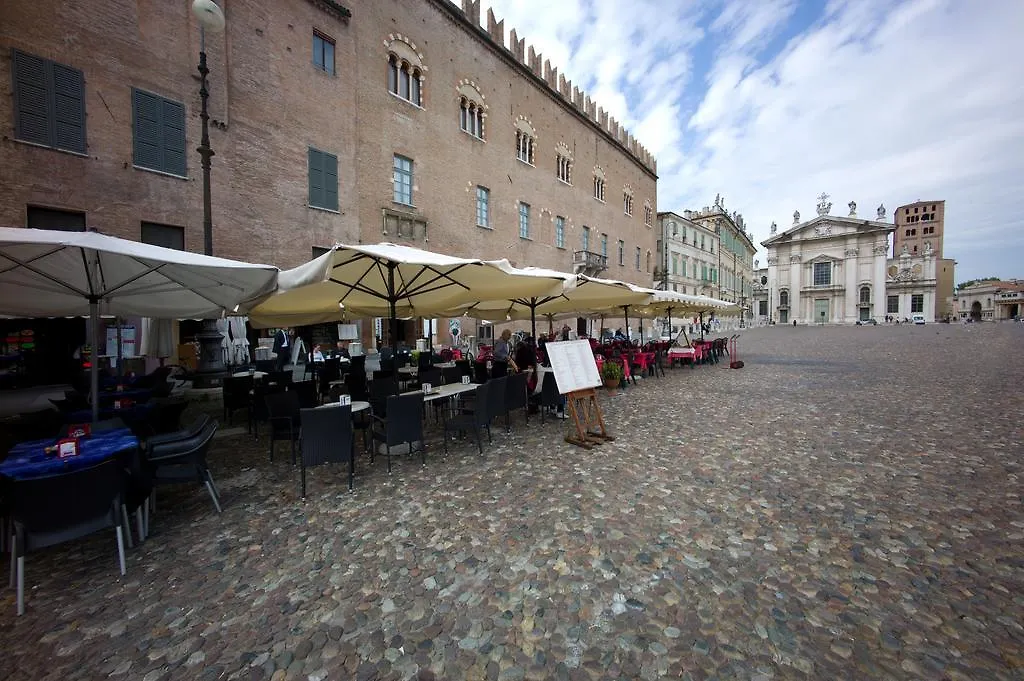 Palazzo Castiglioni Luxury Suites-1