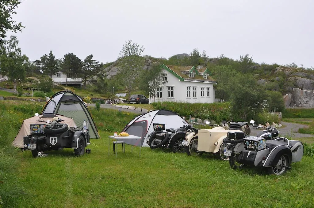 Kabelvag Feriehus & Camping-1