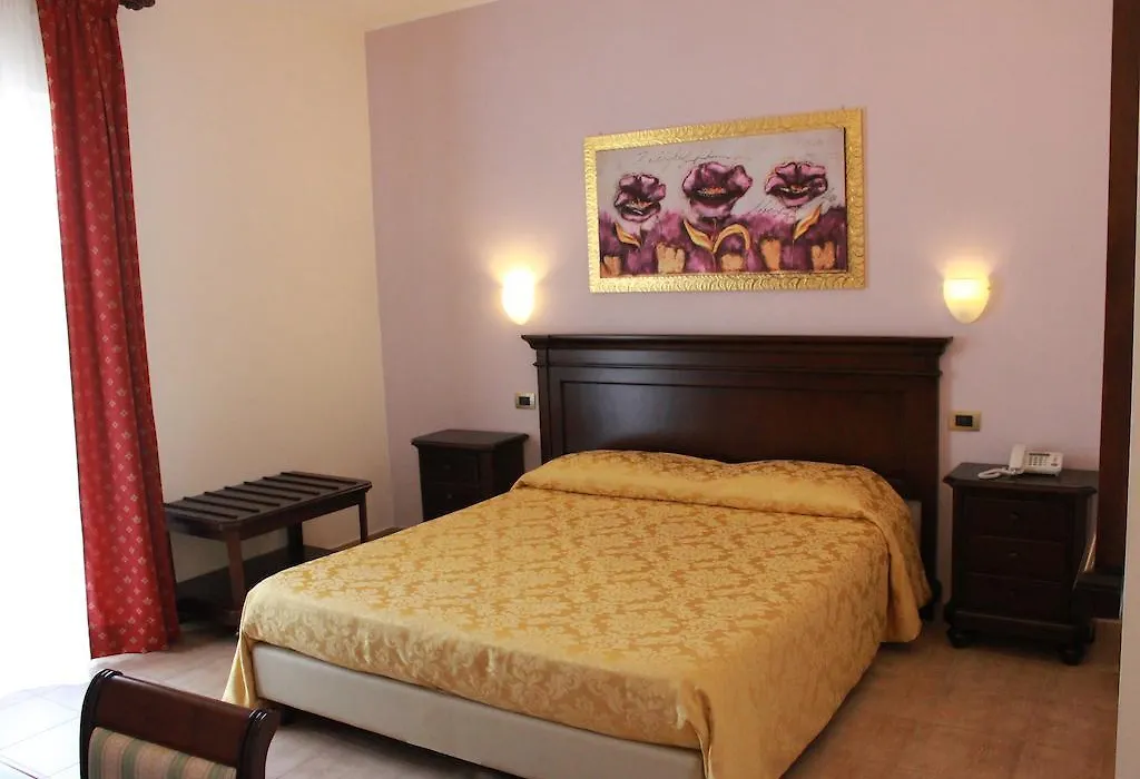 Hotel Vittorio Emanuele-1