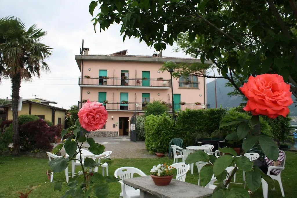 Albergo Ristorante Punta Dell'Est-1