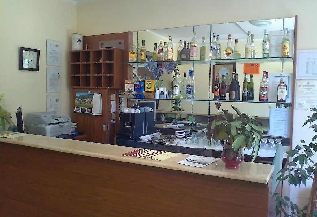 Life Hotel-1