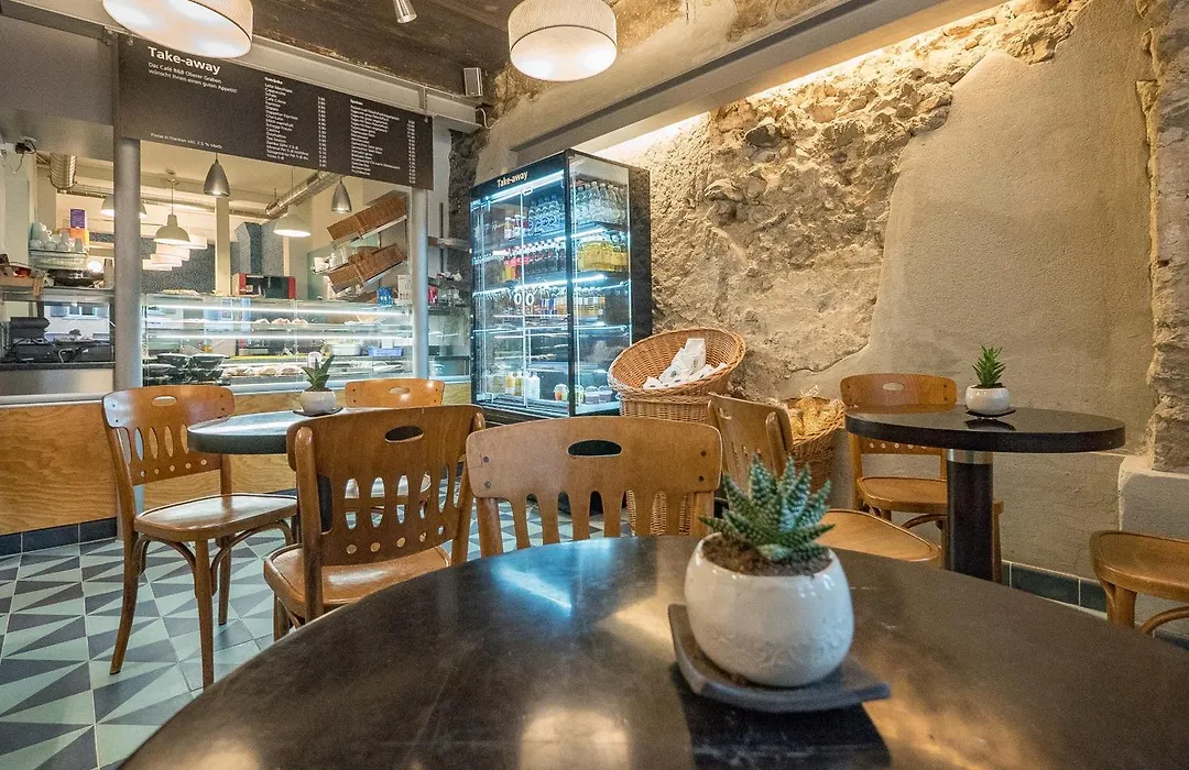 Emma Bett Und Bistro-1