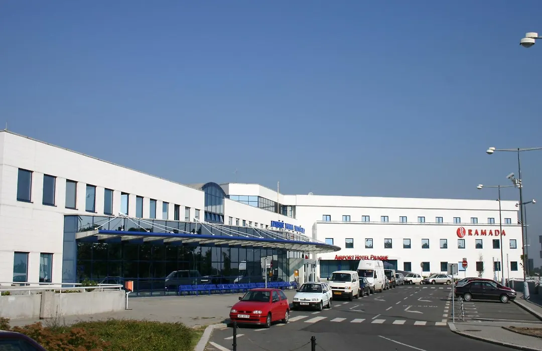 Ramada Airport Hotel Prague-1
