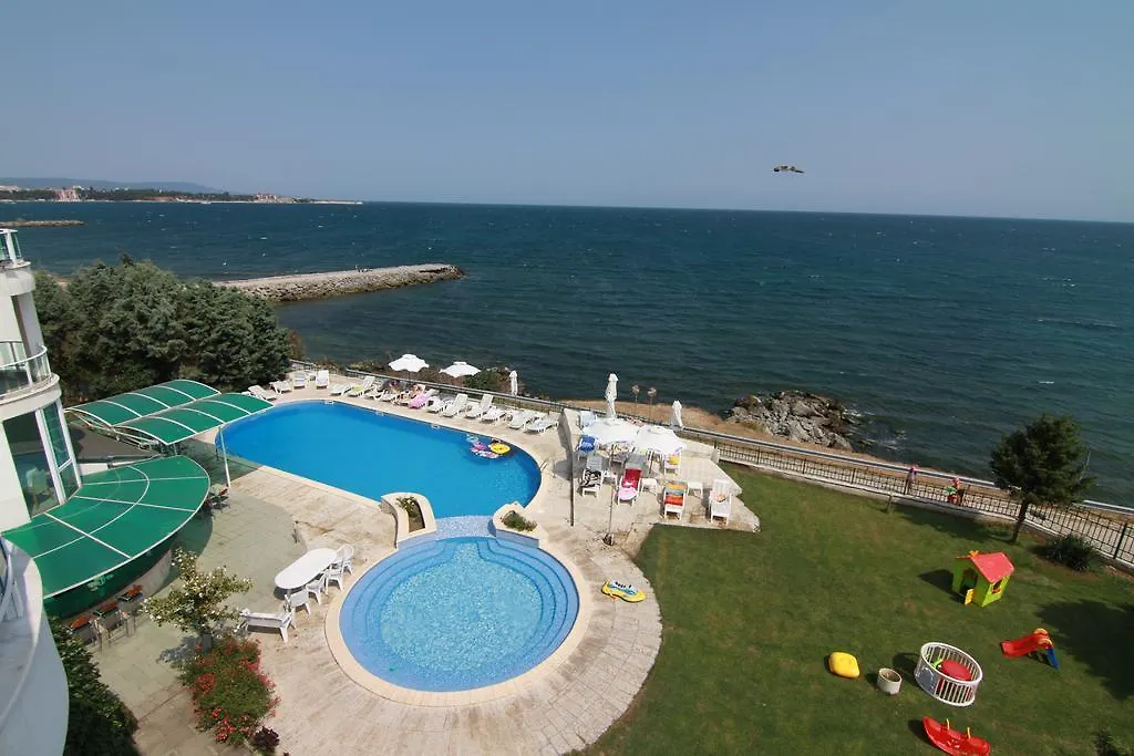 Peter Hotel-1