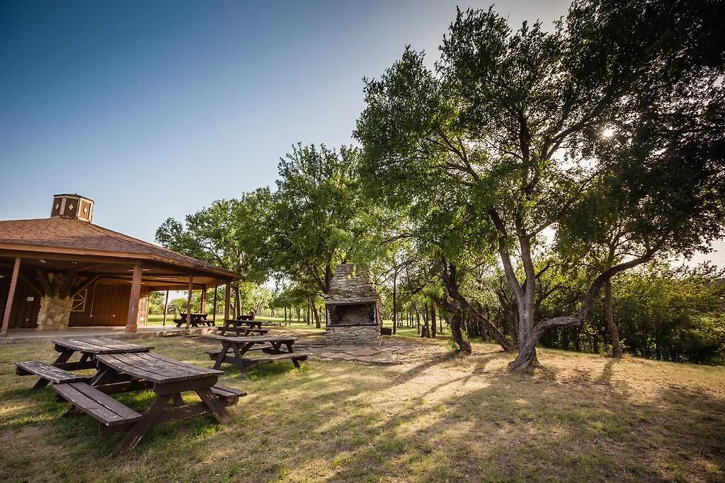Bay Landing Camping Resort Cabin 1-1