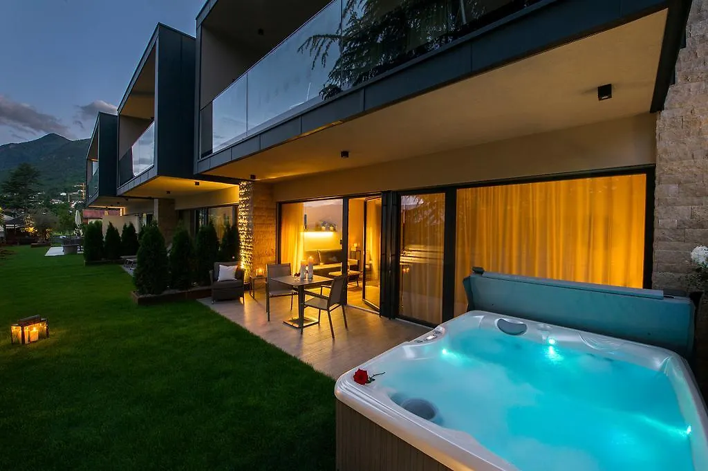 Haus Gregori Modern & Central Stay In Vineyard With Rooftop & Served Breakfast-1