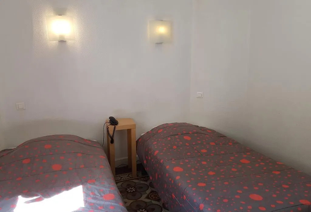 Hôtel Des Poètes avec Garage privé-1